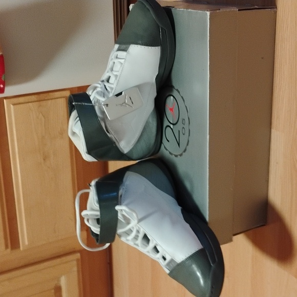 Men's 2005 Air Jordans Team Strong - Picture 3 of 8